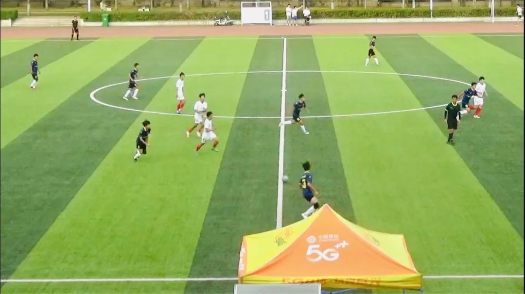 人们在看棒球比赛 AI 生成的内容可能不正确。