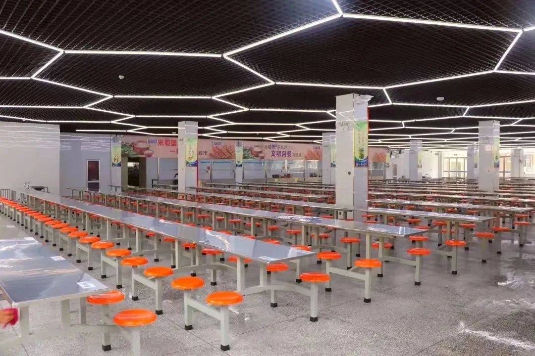 建筑的摆设布局 AI 生成的内容可能不正确。