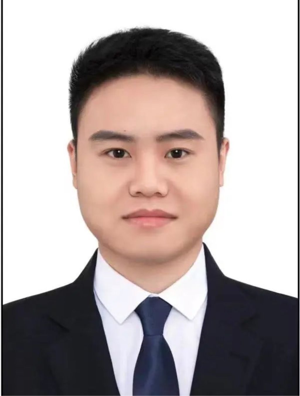 穿着西装笔挺的男子 AI 生成的内容可能不正确。